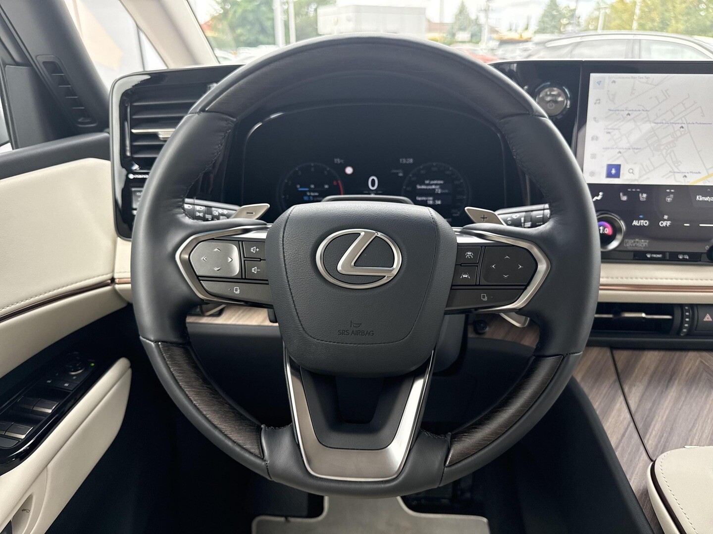 Lexus LM