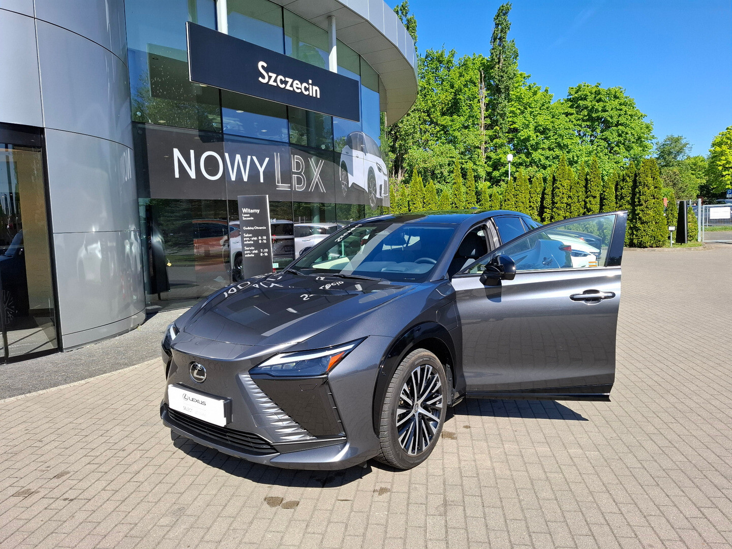Lexus RZ