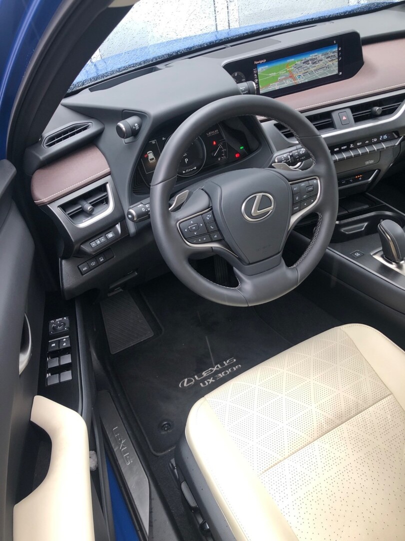 Lexus UX