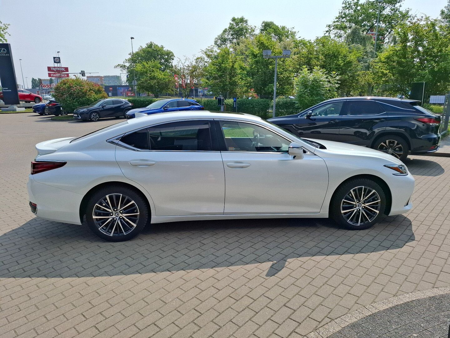 Lexus ES