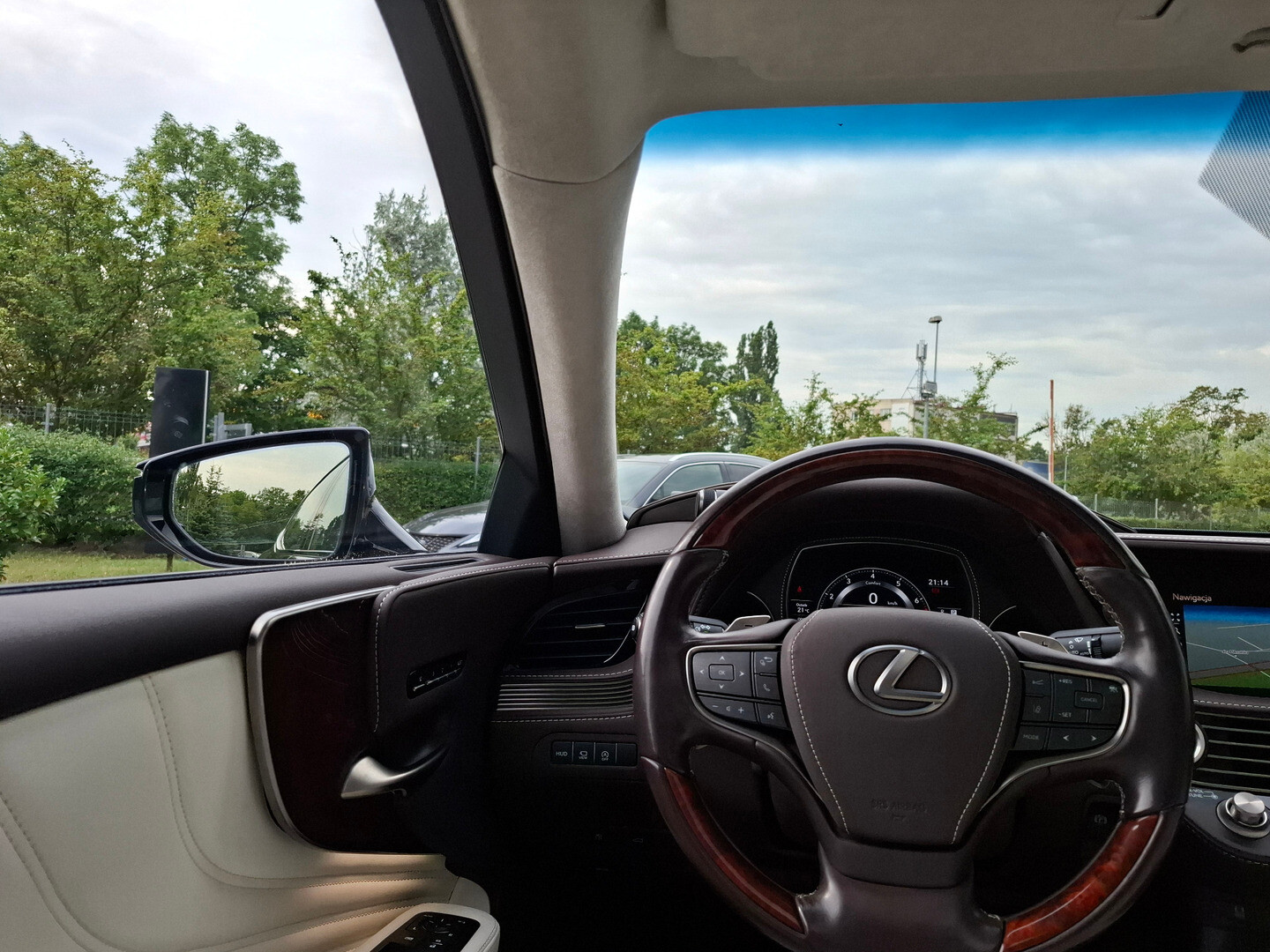 Lexus LS