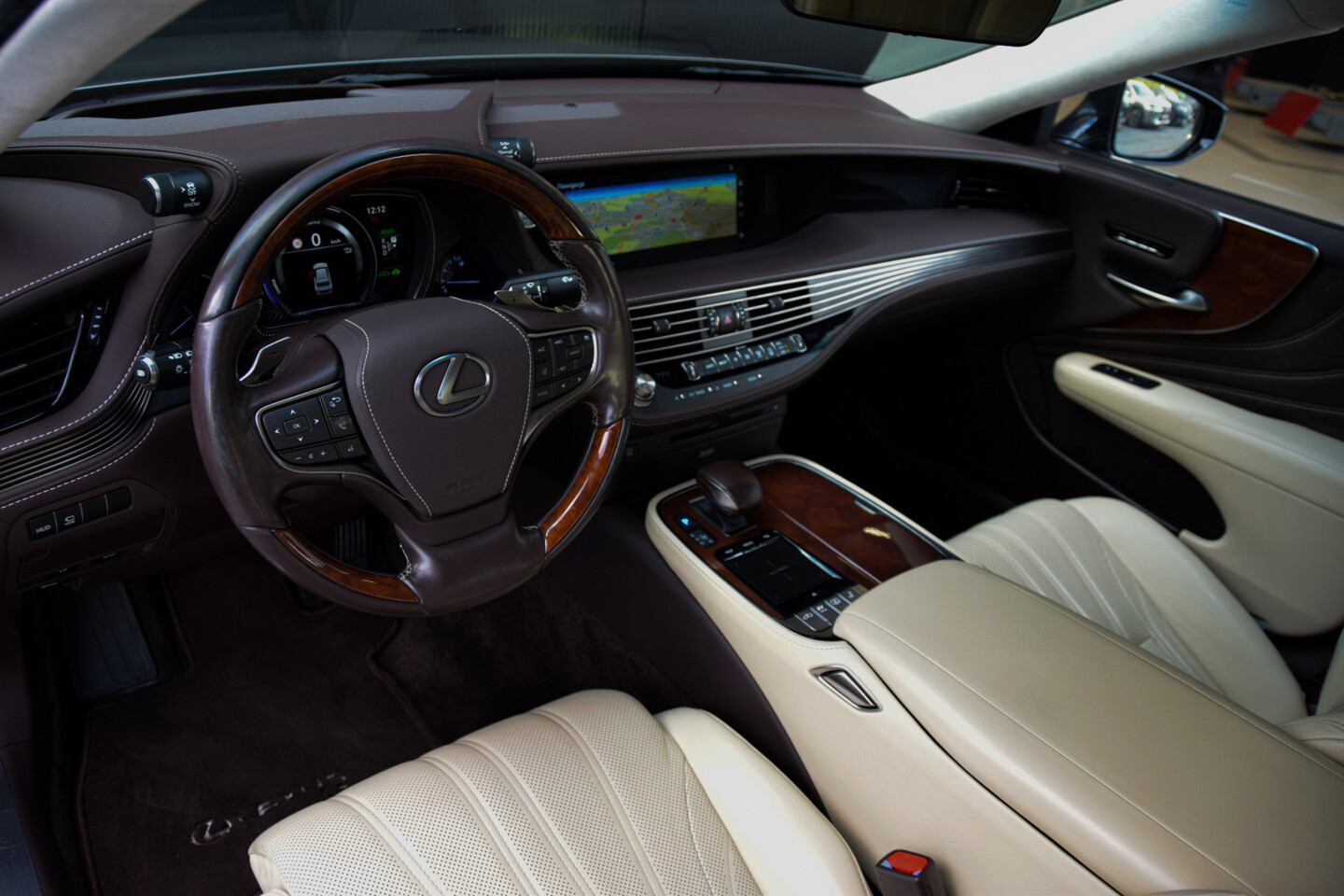 Lexus LS