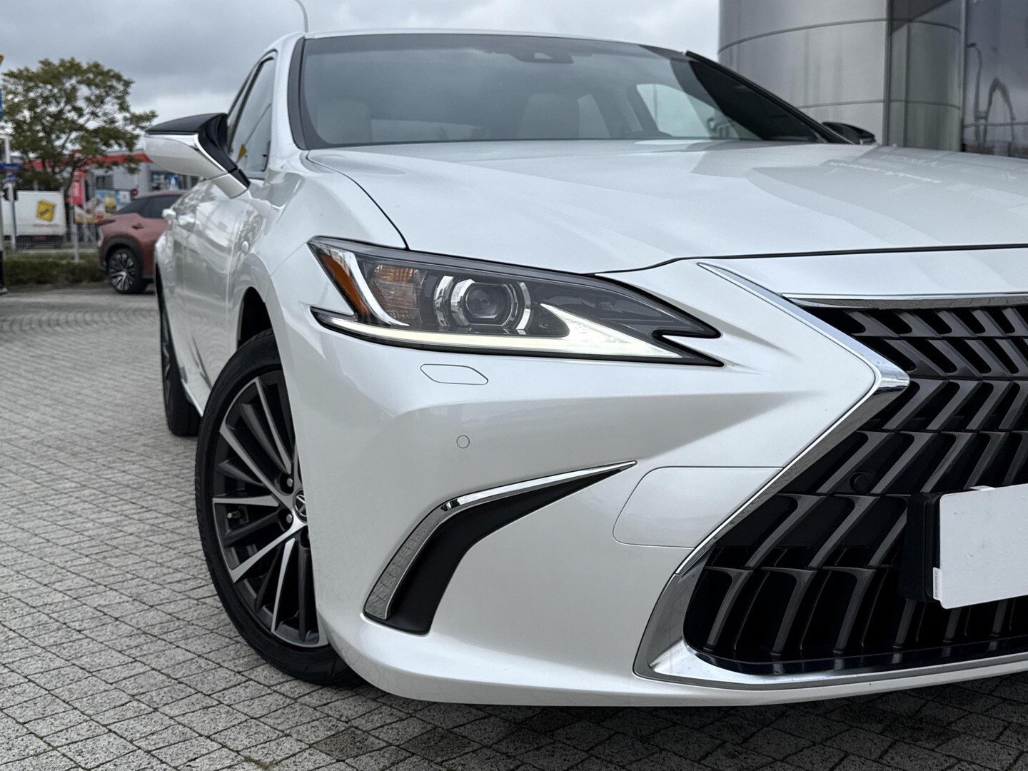 Lexus ES