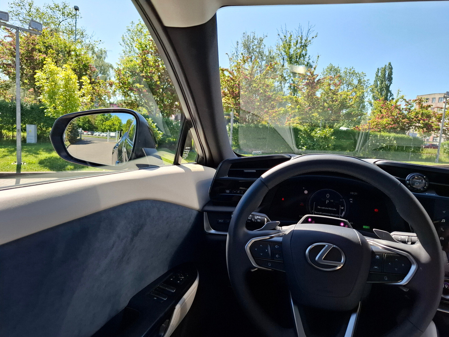 Lexus RZ