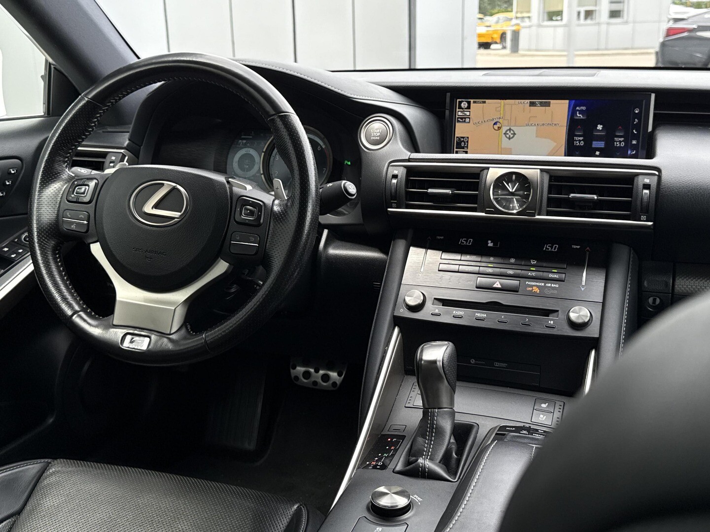 Lexus IS