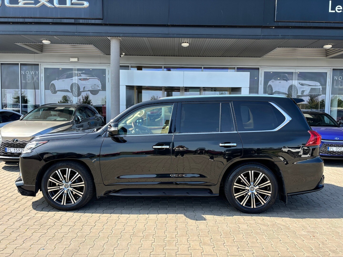 Lexus LX