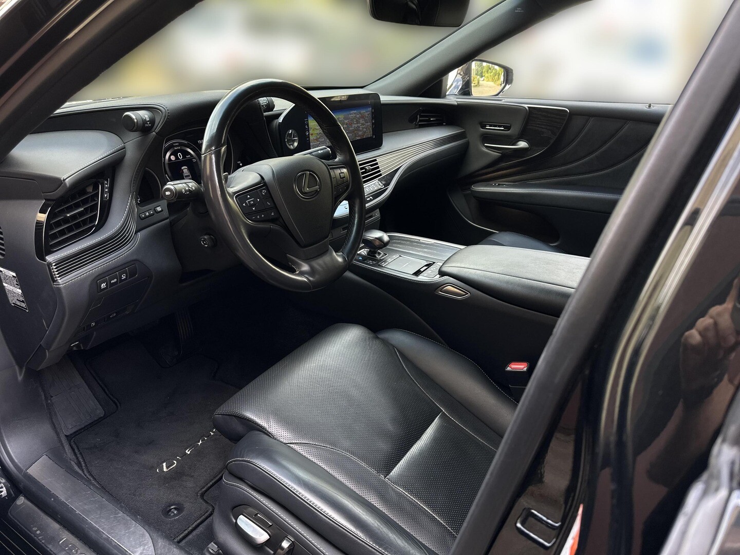 Lexus LS