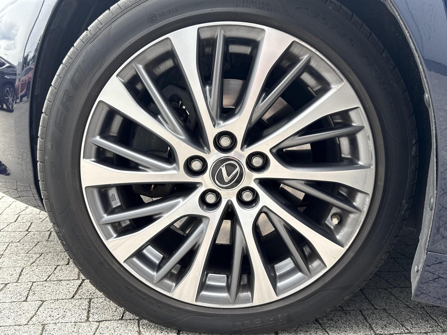 Lexus ES