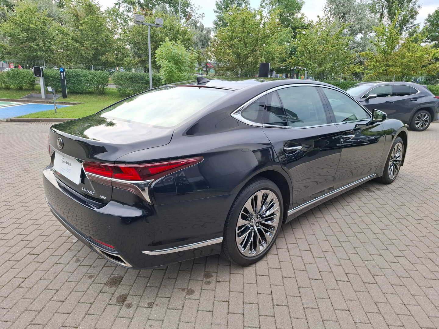 Lexus LS