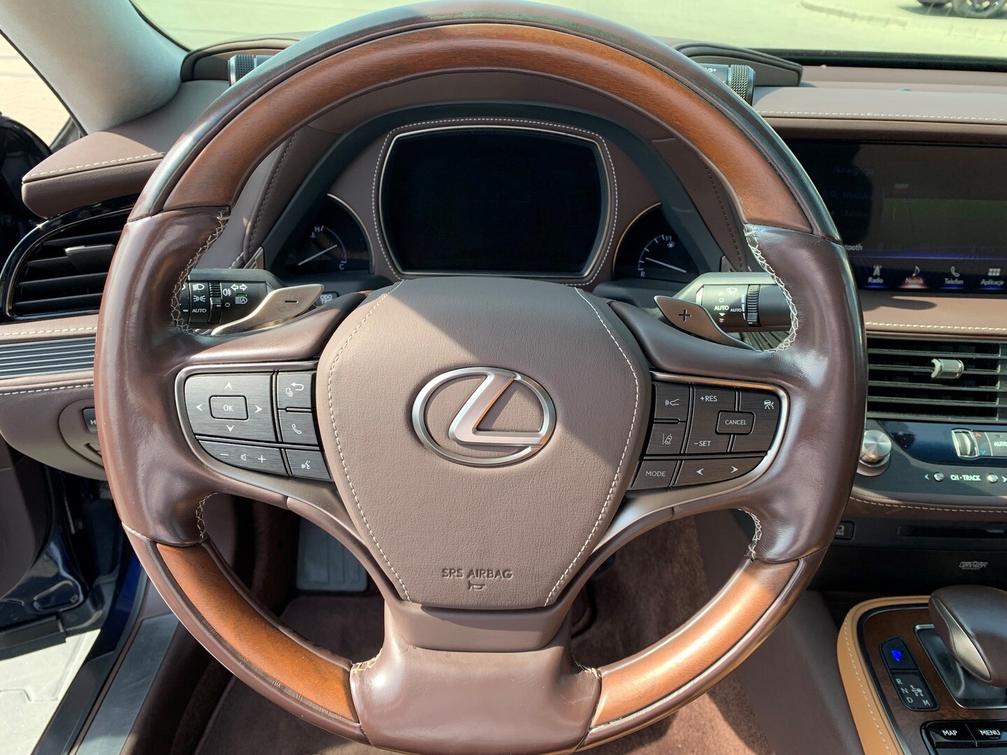 Lexus LS