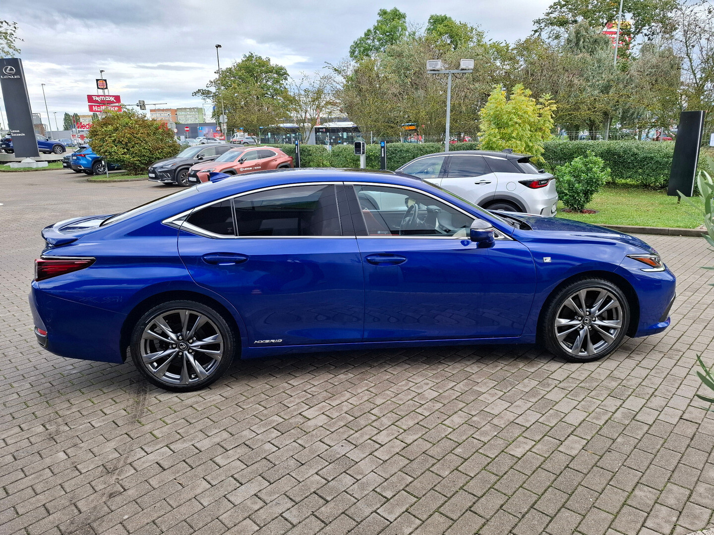 Lexus ES
