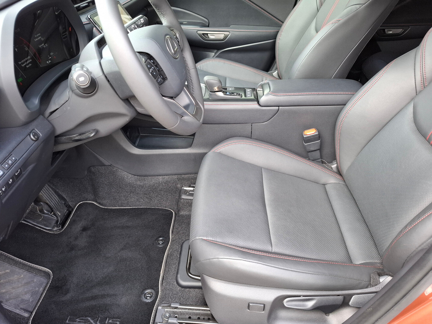 Lexus LBX