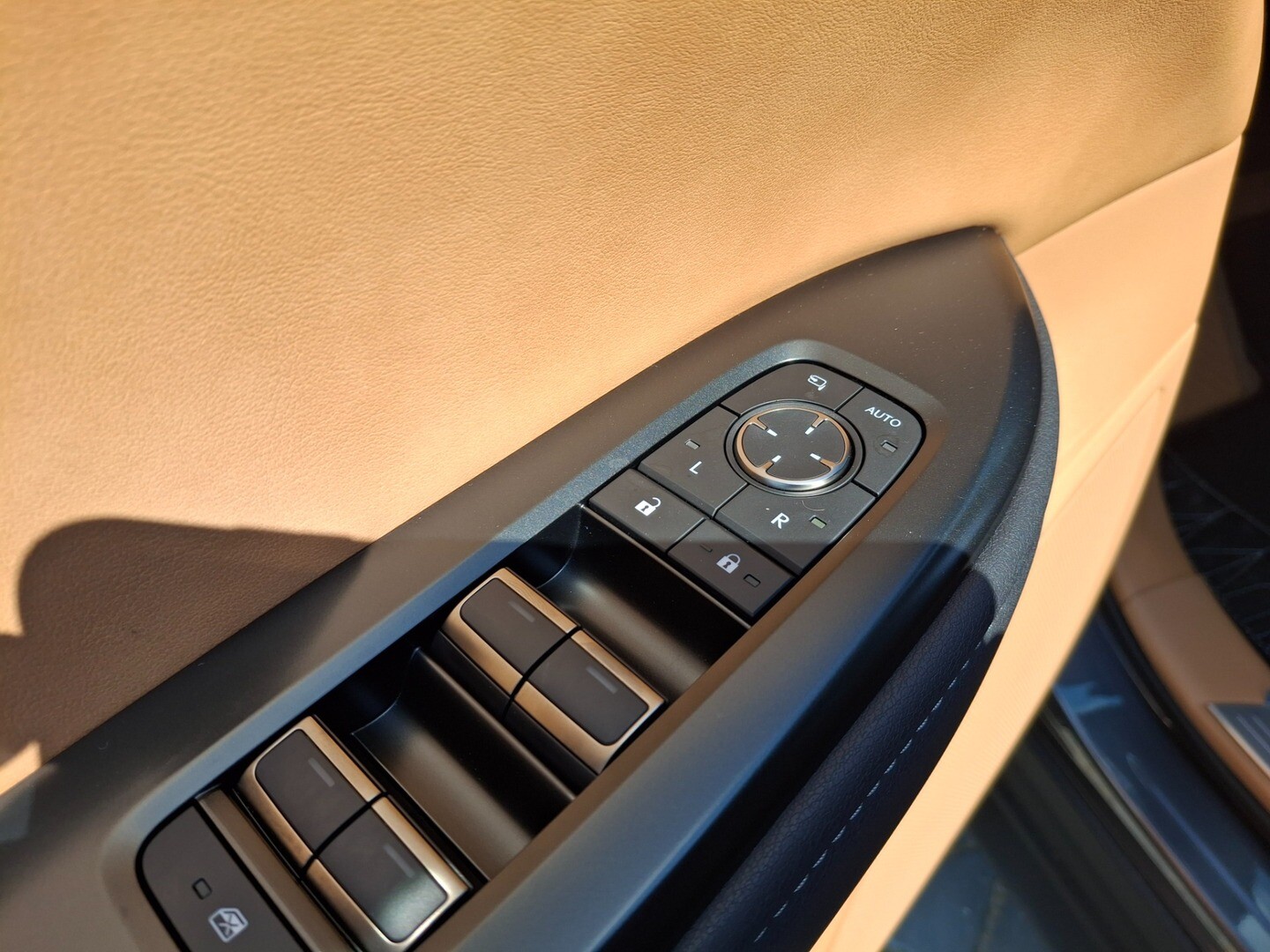 Lexus RZ