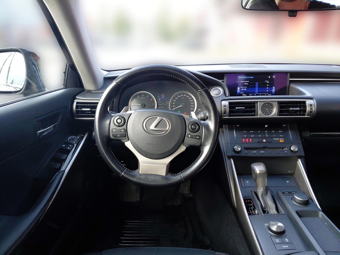 Lexus IS