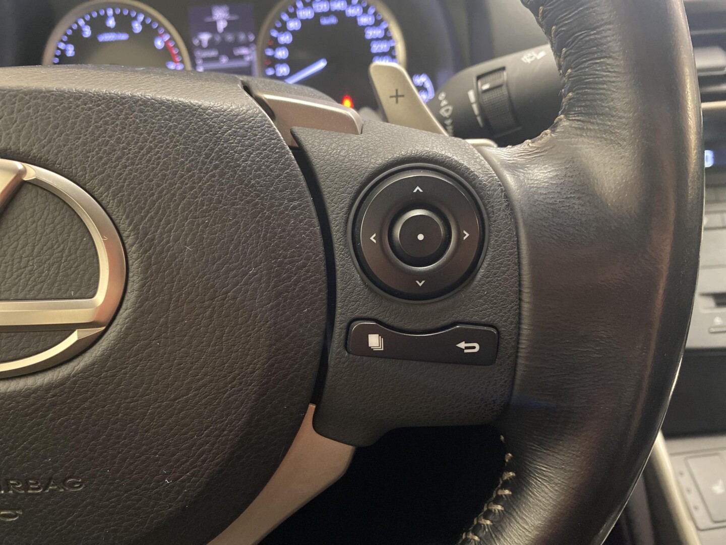Lexus IS