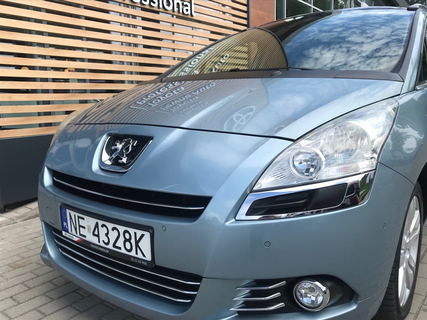 Peugeot 5008