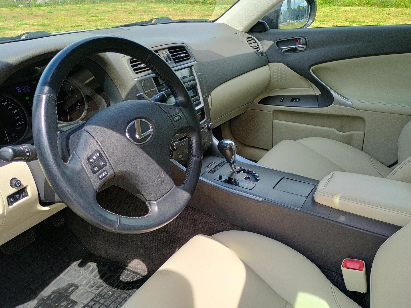 Lexus IS