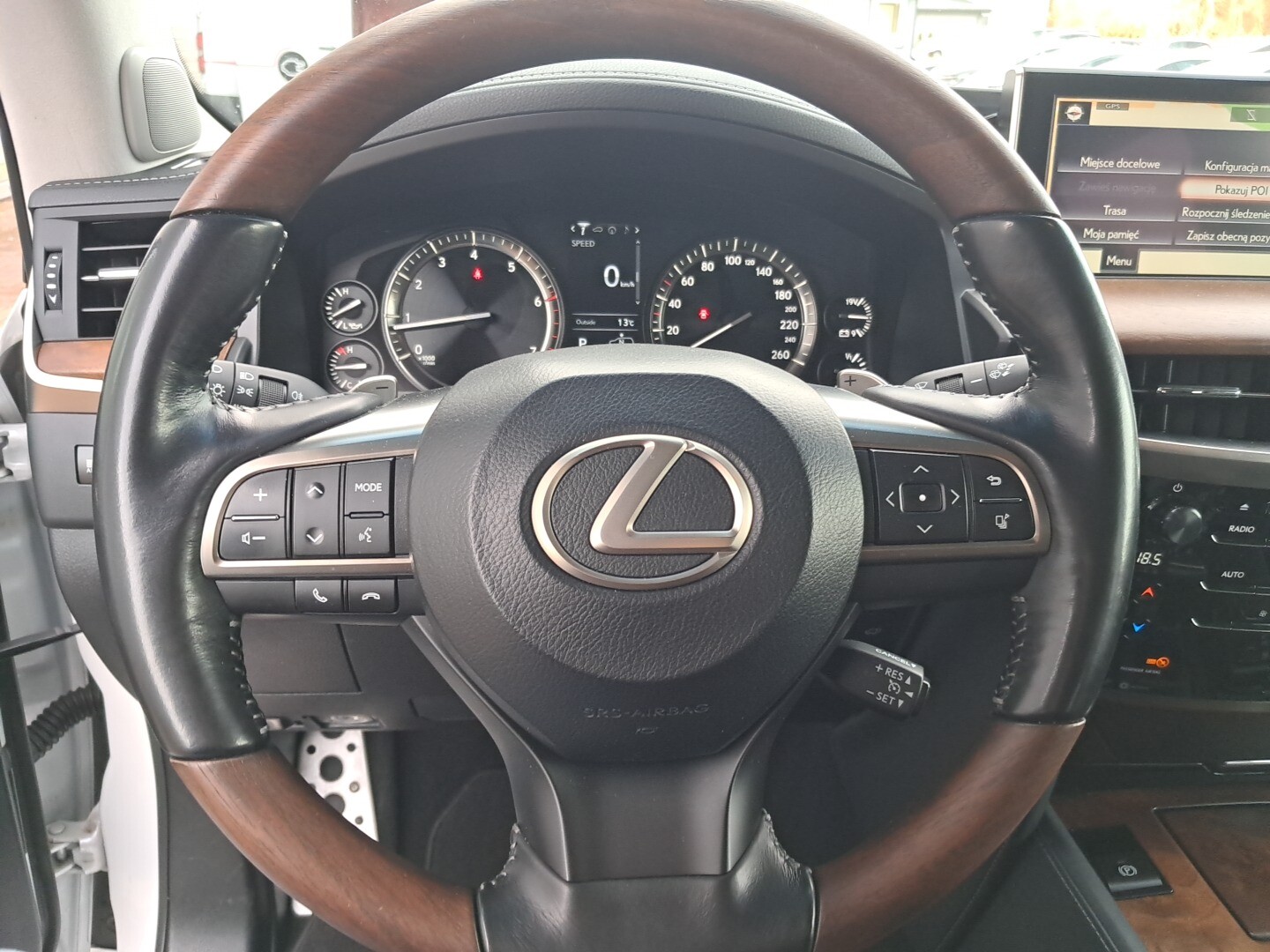 Lexus LX