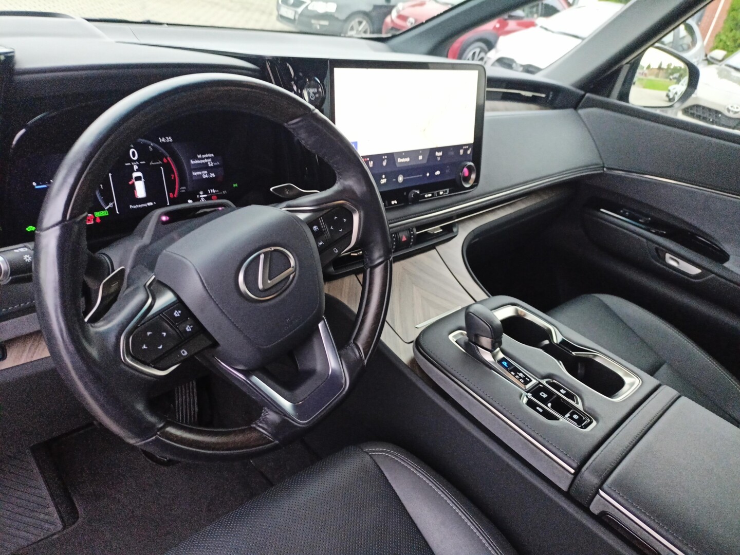 Lexus LM