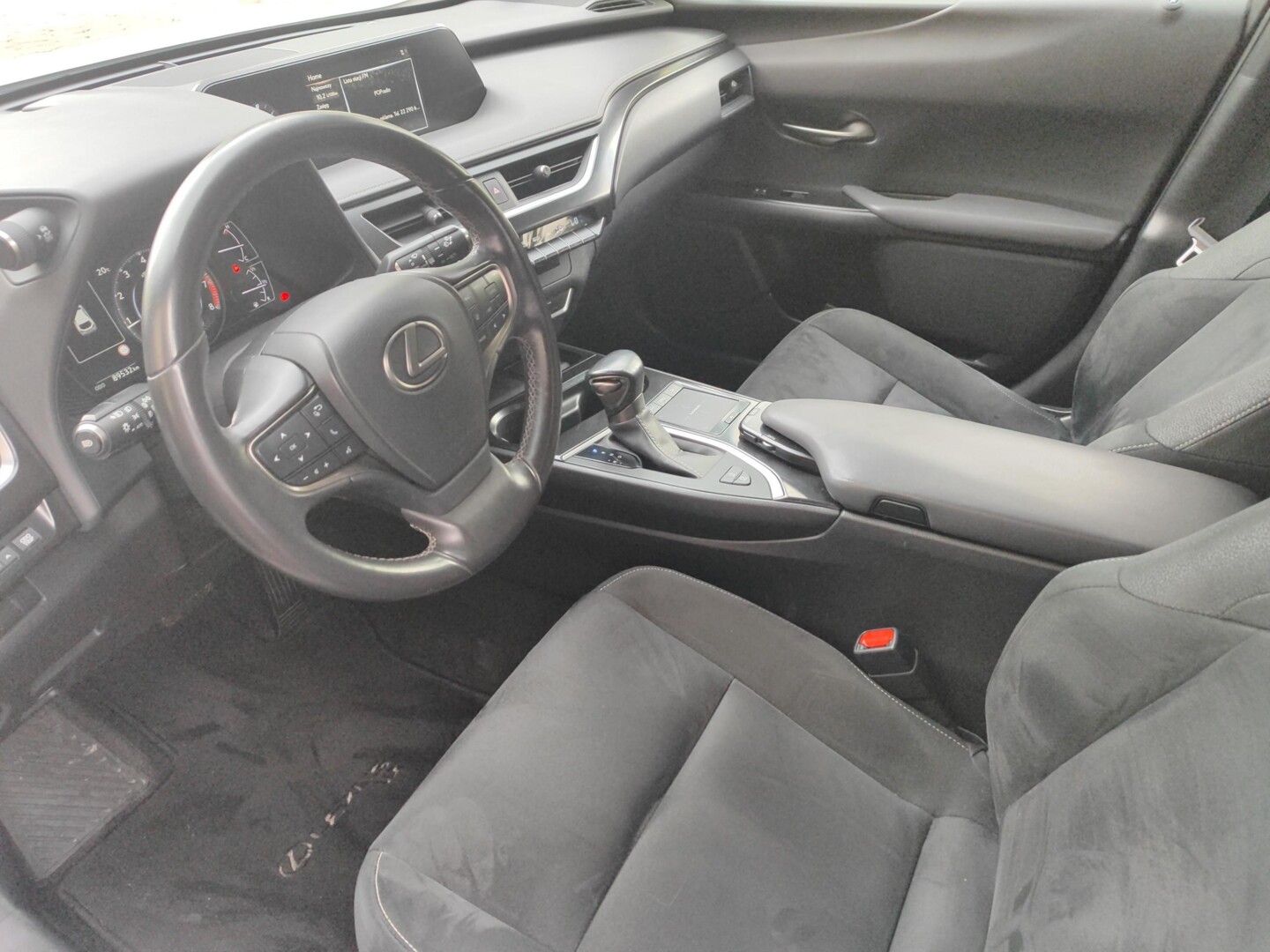 Lexus UX