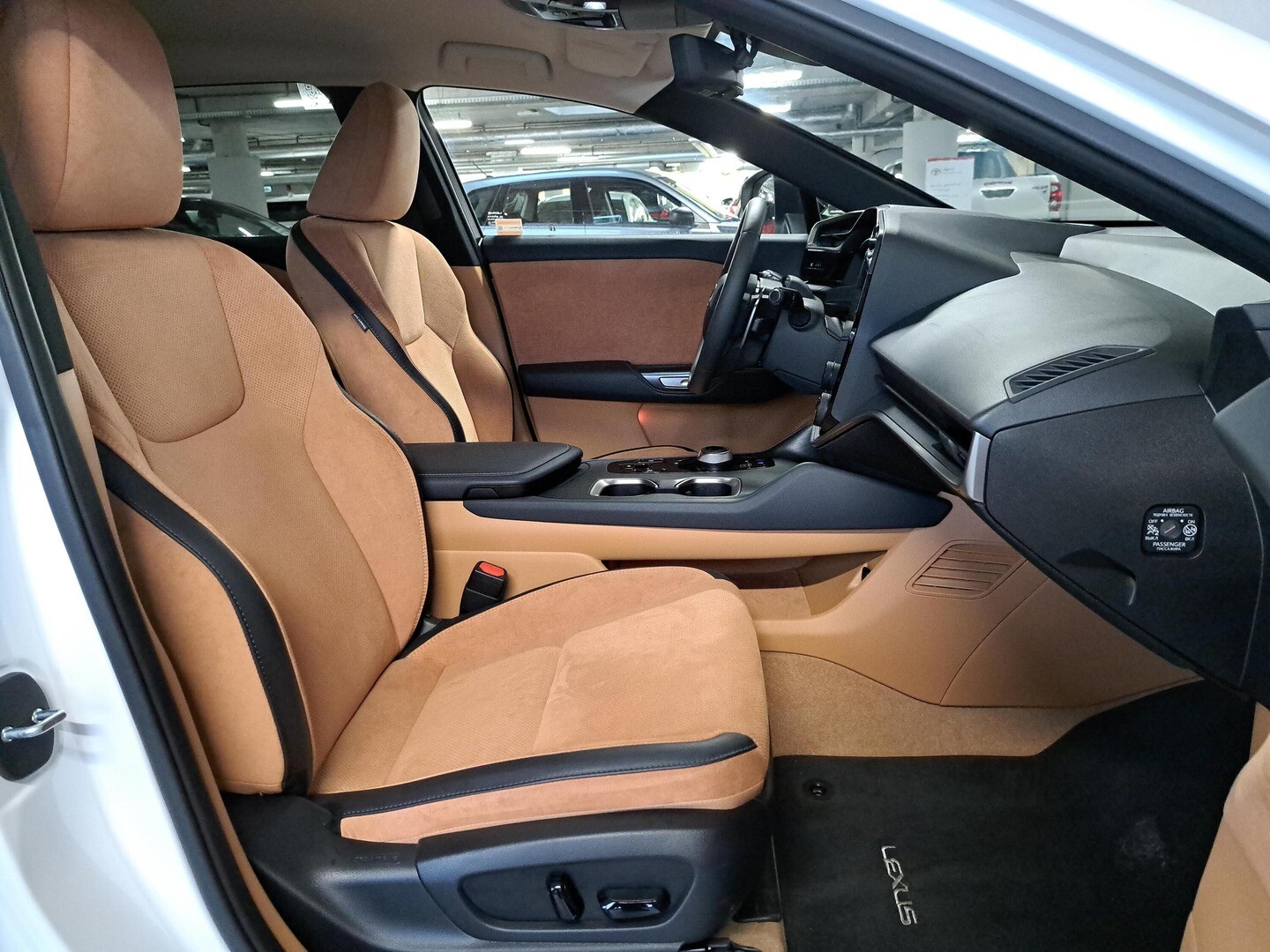 Lexus RZ