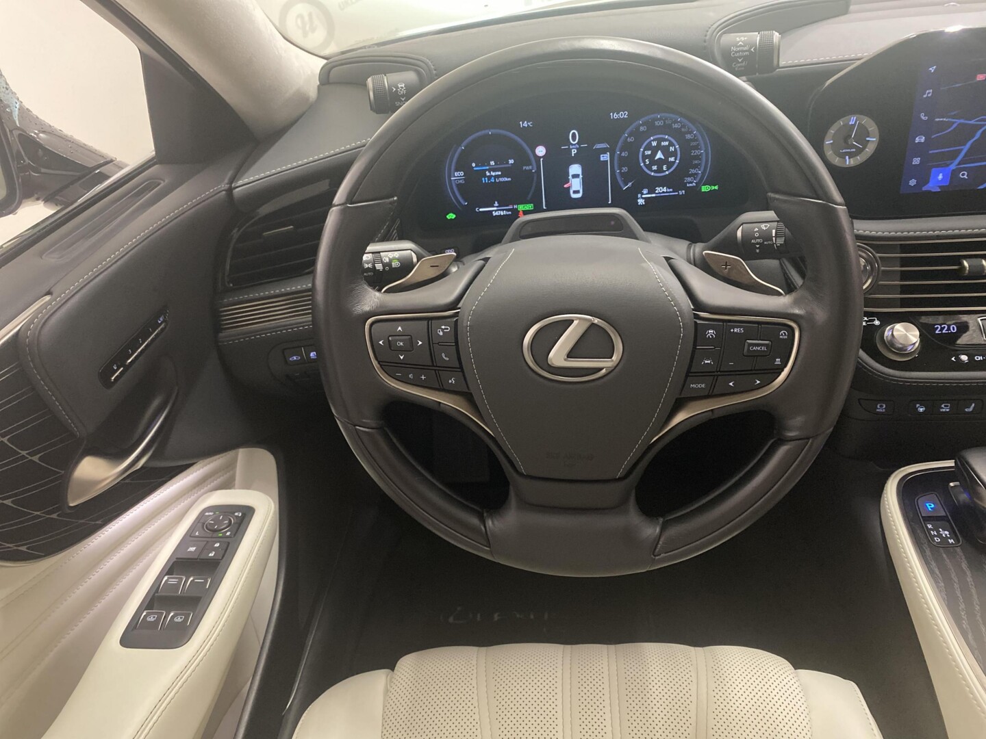 Lexus LS