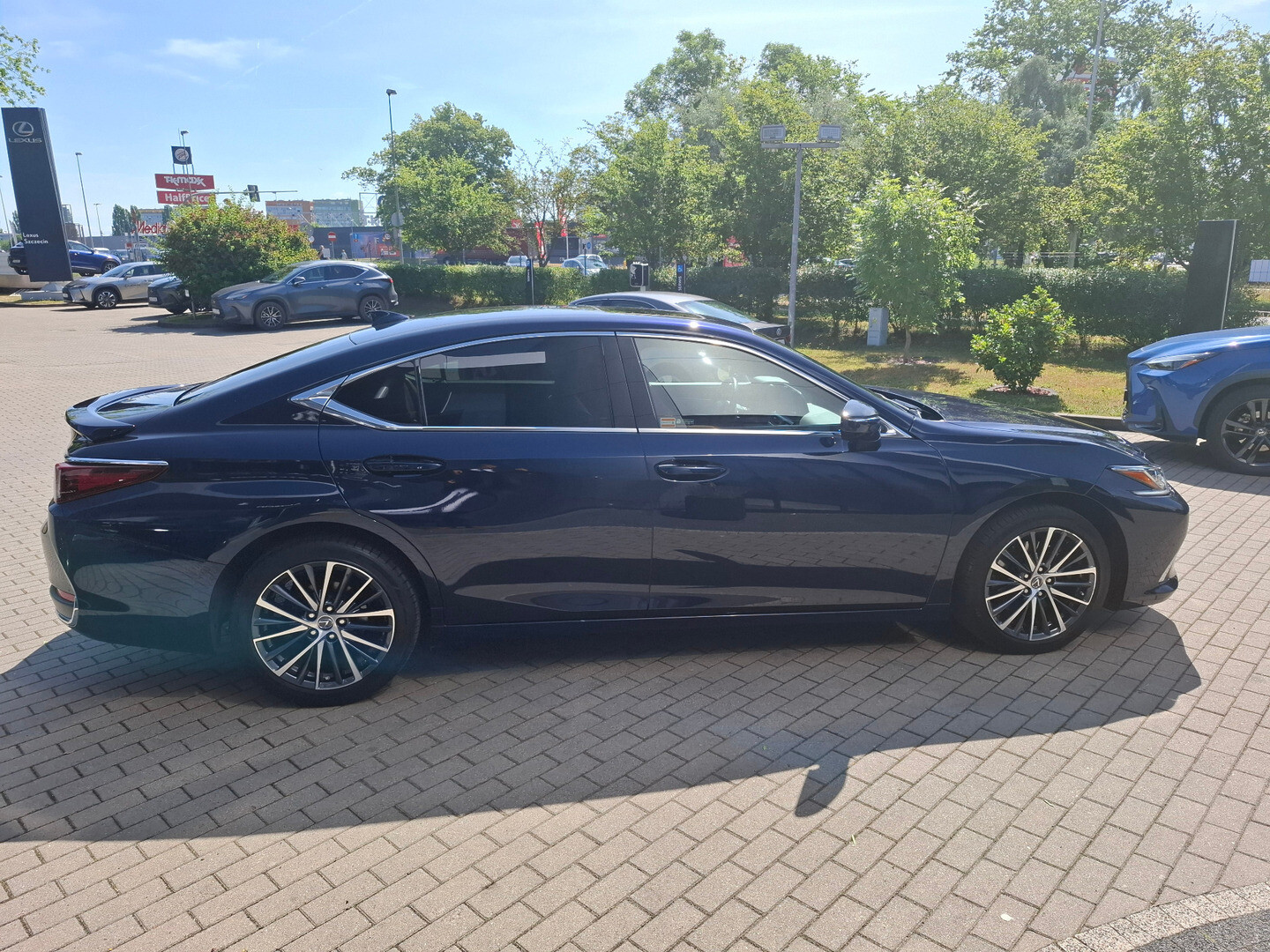 Lexus ES