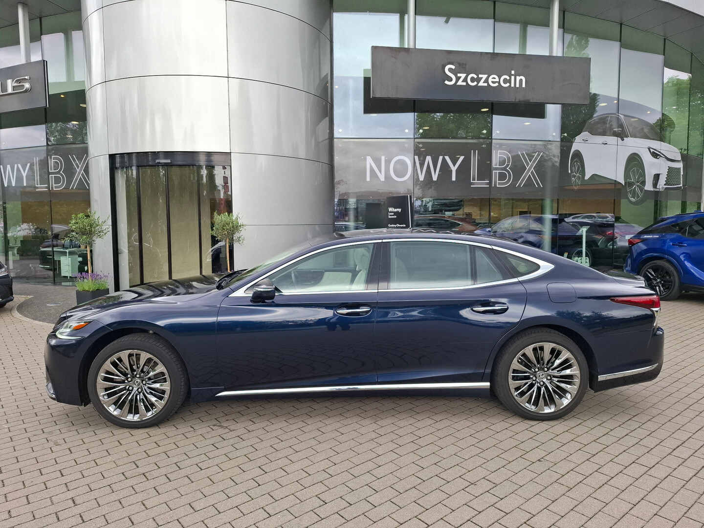 Lexus LS