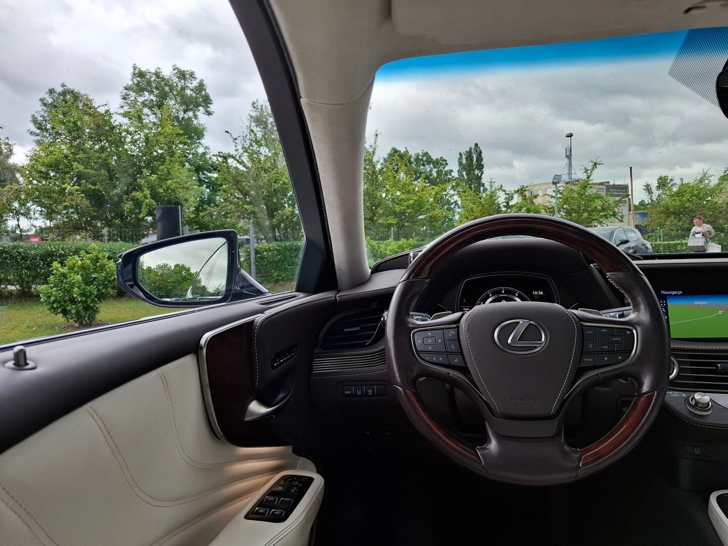 Lexus LS