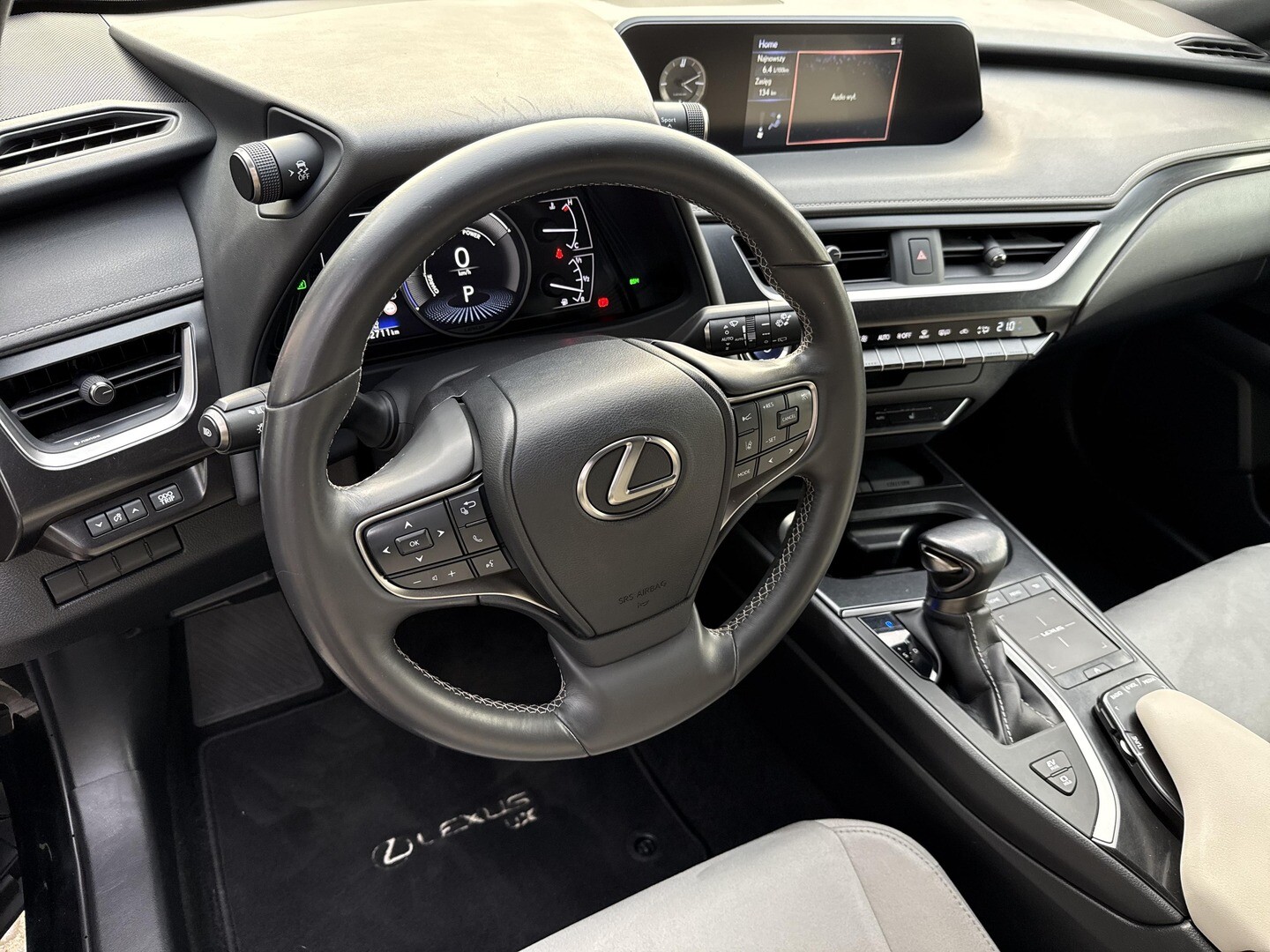 Lexus UX