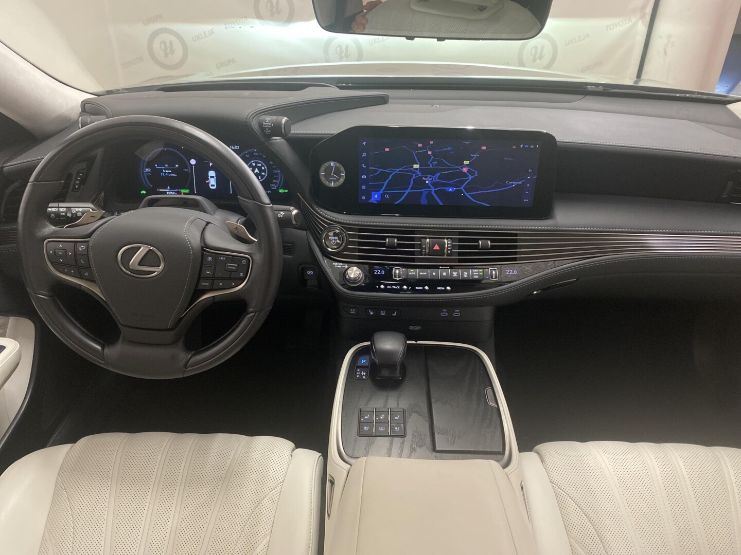 Lexus LS