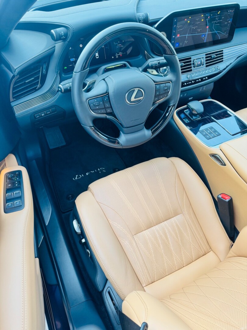 Lexus LS