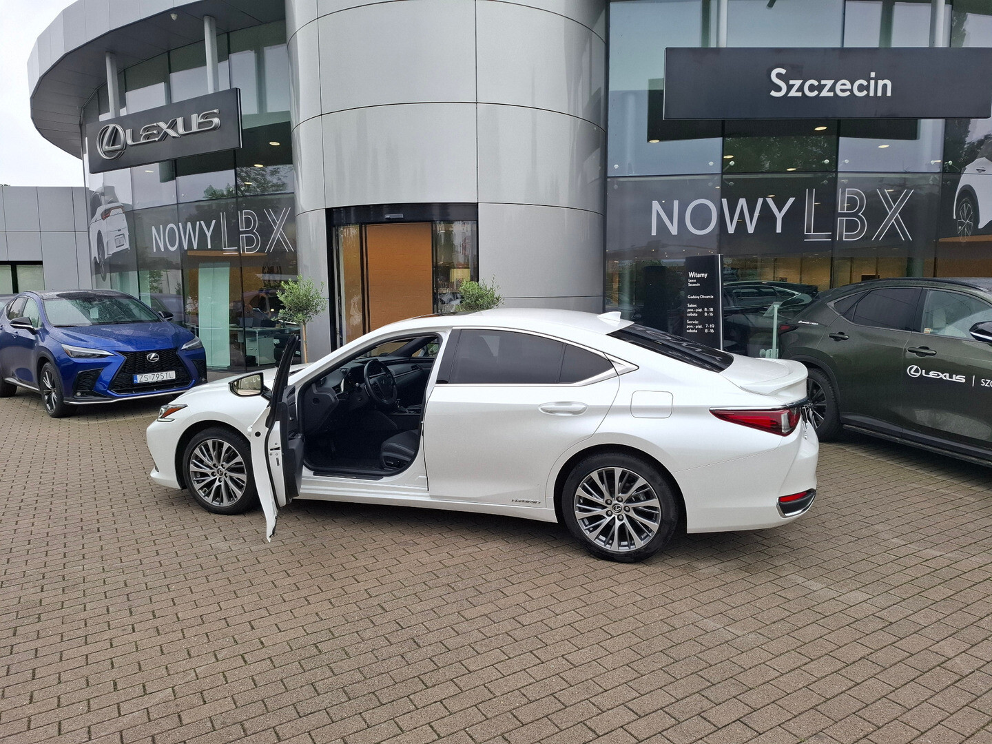 Lexus ES