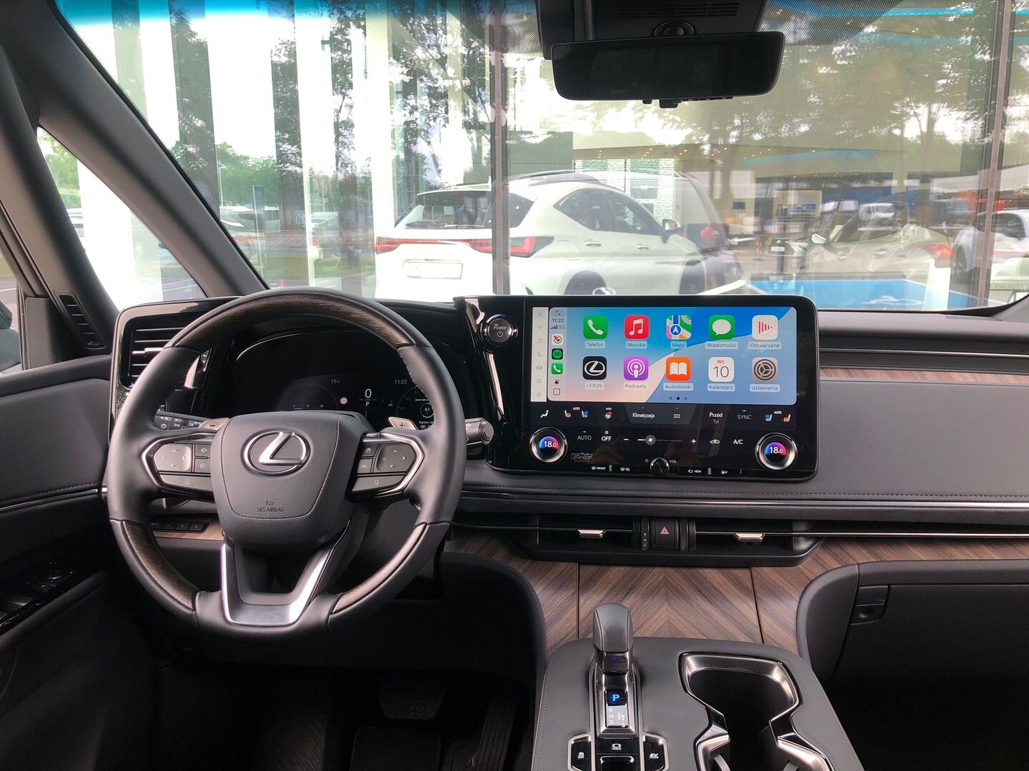 Lexus LM