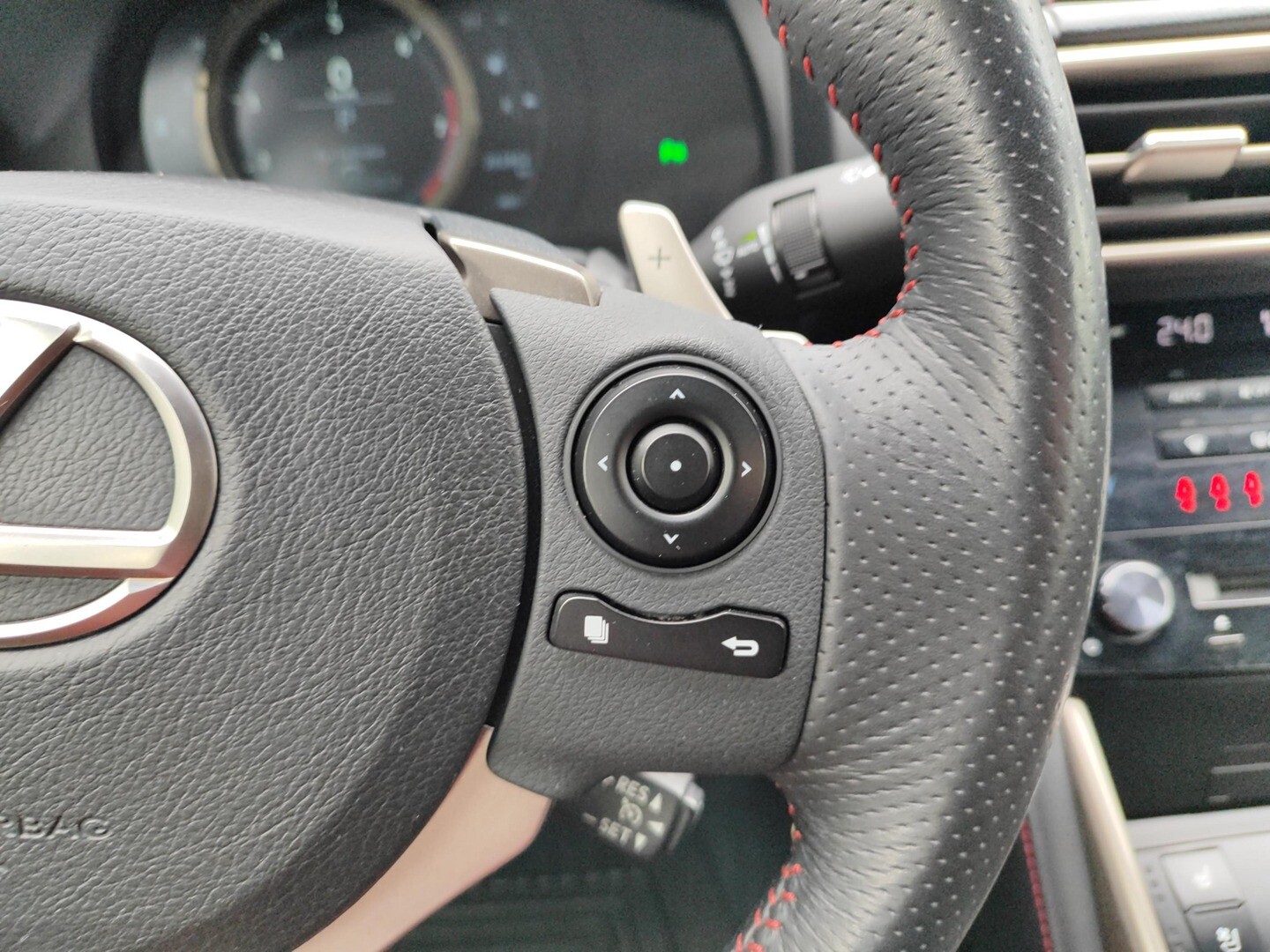 Lexus IS