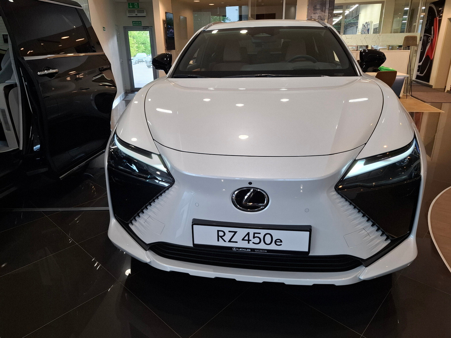 Lexus RZ