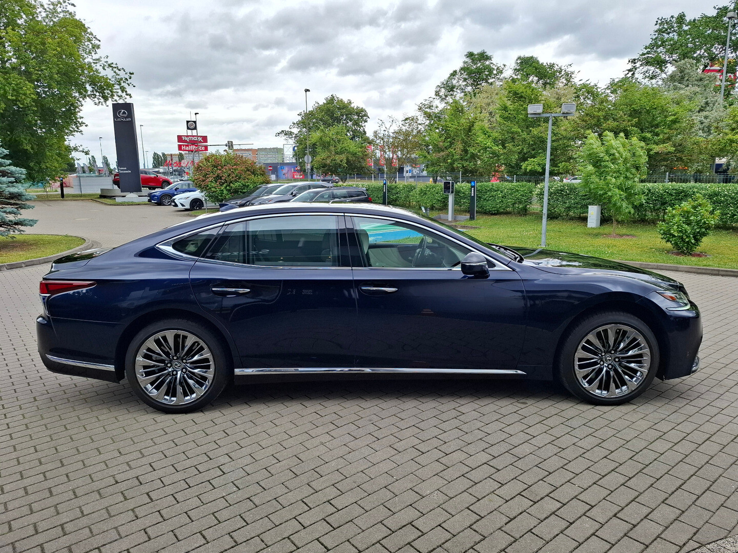Lexus LS