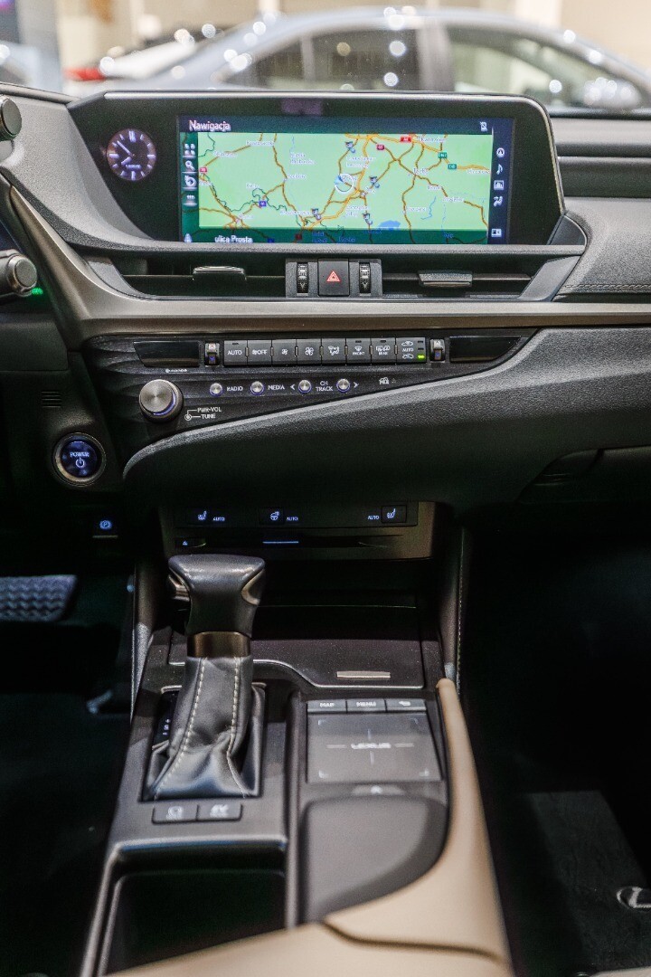 Lexus ES
