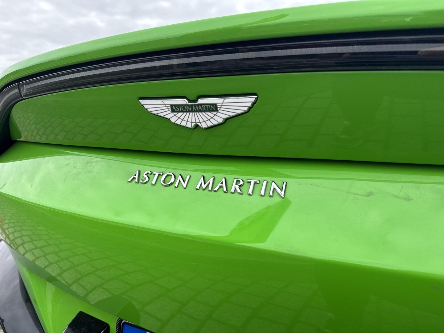 Aston Martin V8