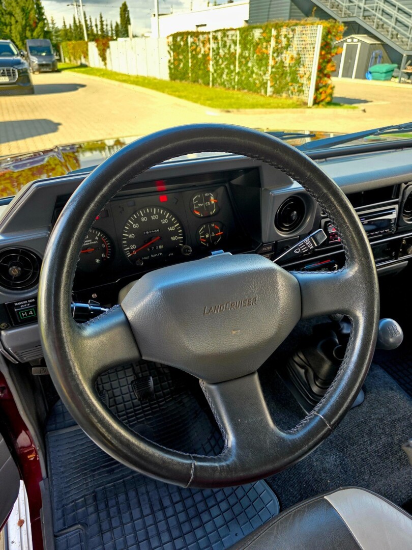 Toyota Land Cruiser