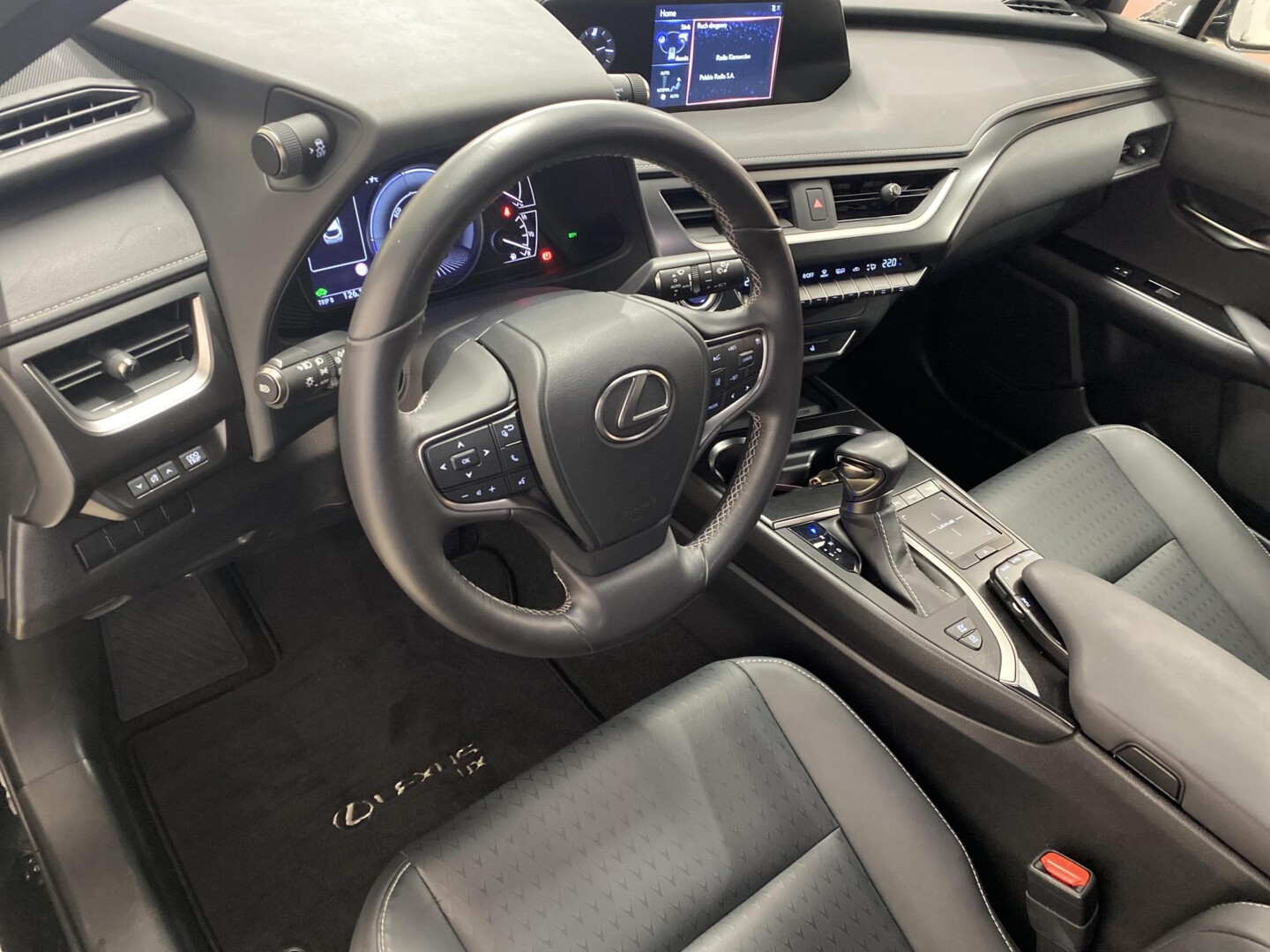 Lexus UX