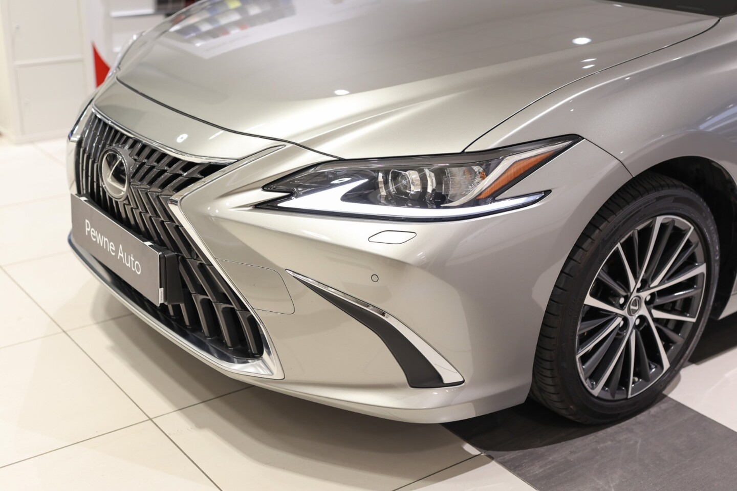 Lexus ES