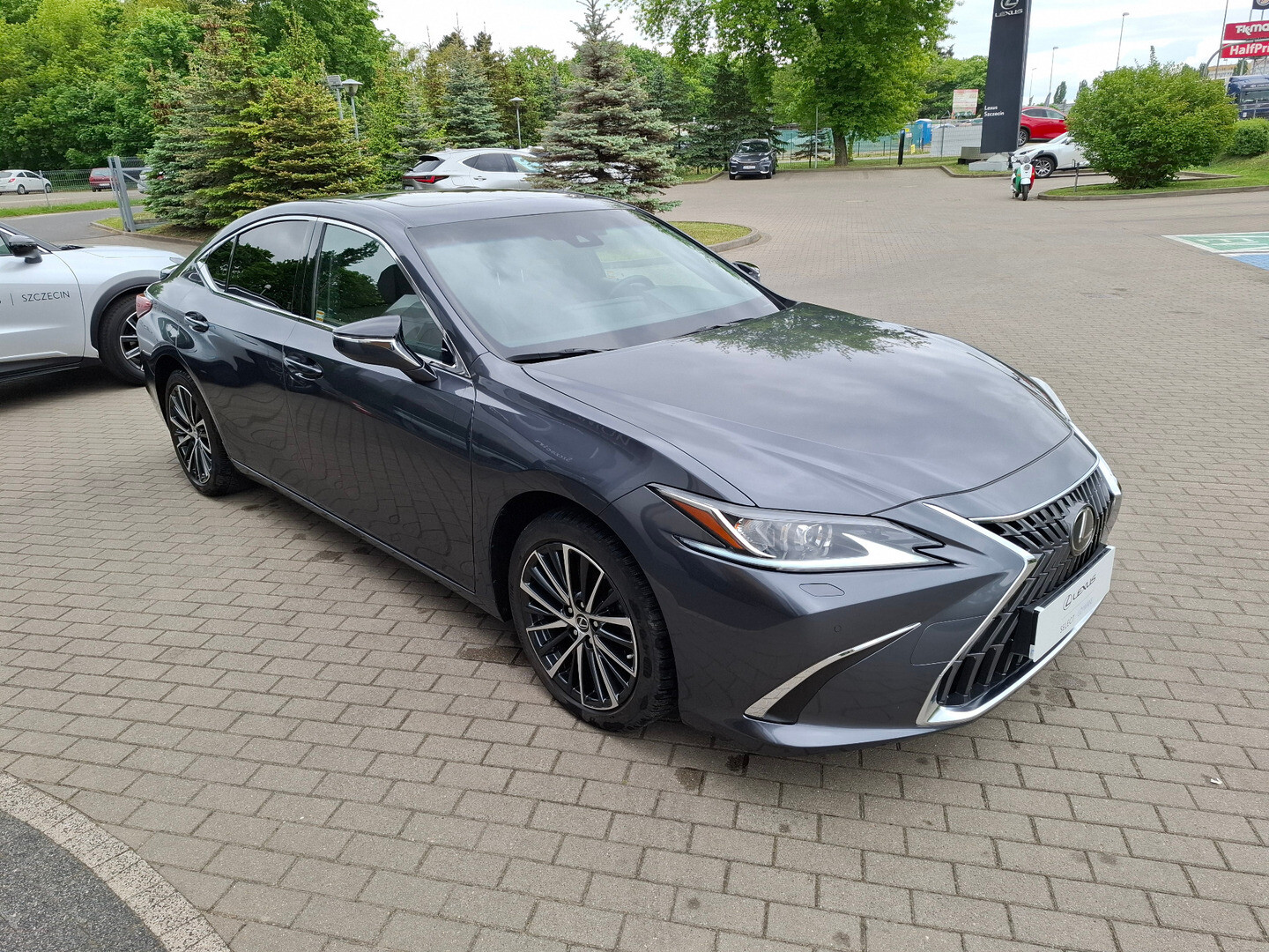 Lexus ES