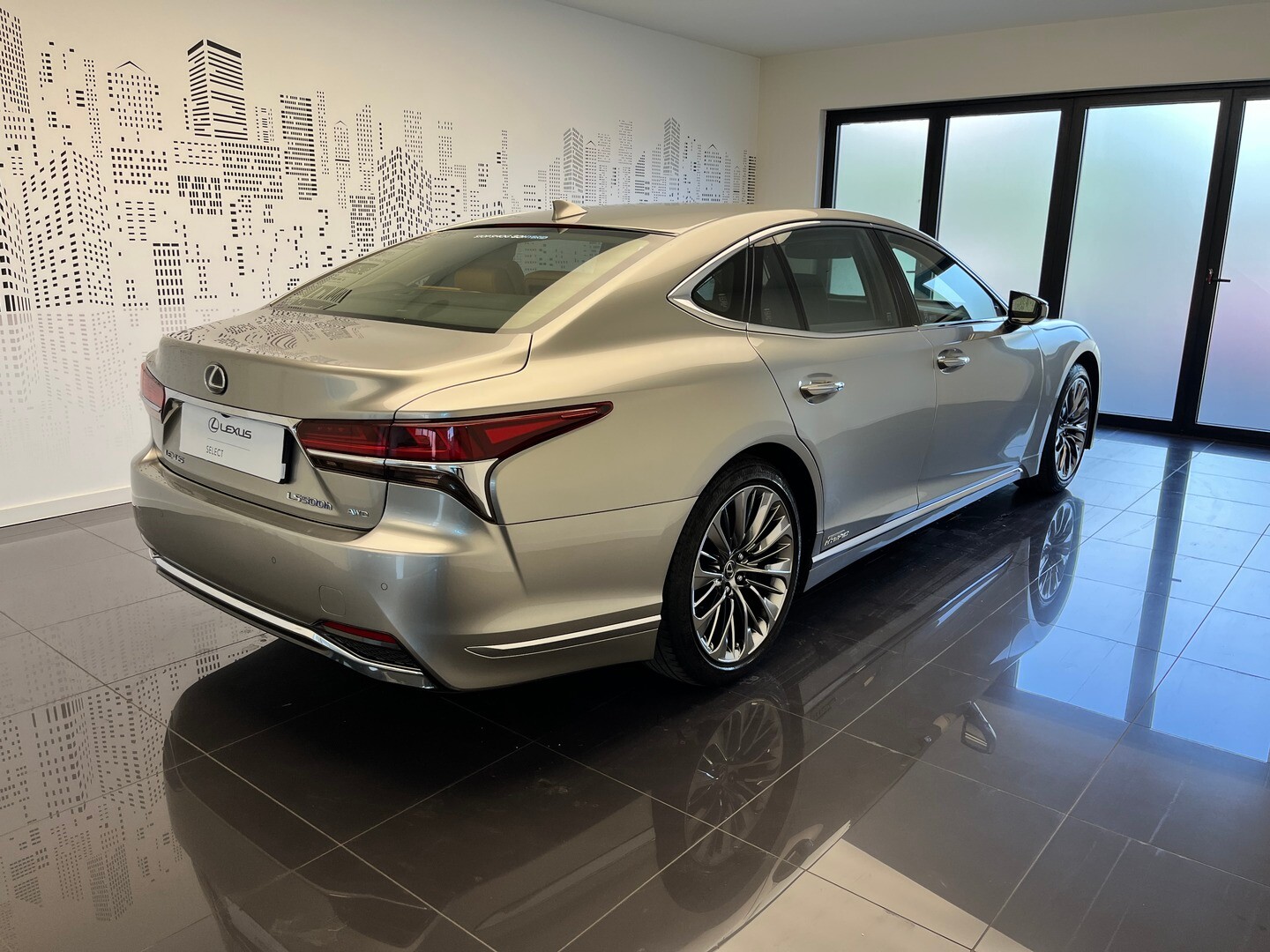 Lexus LS