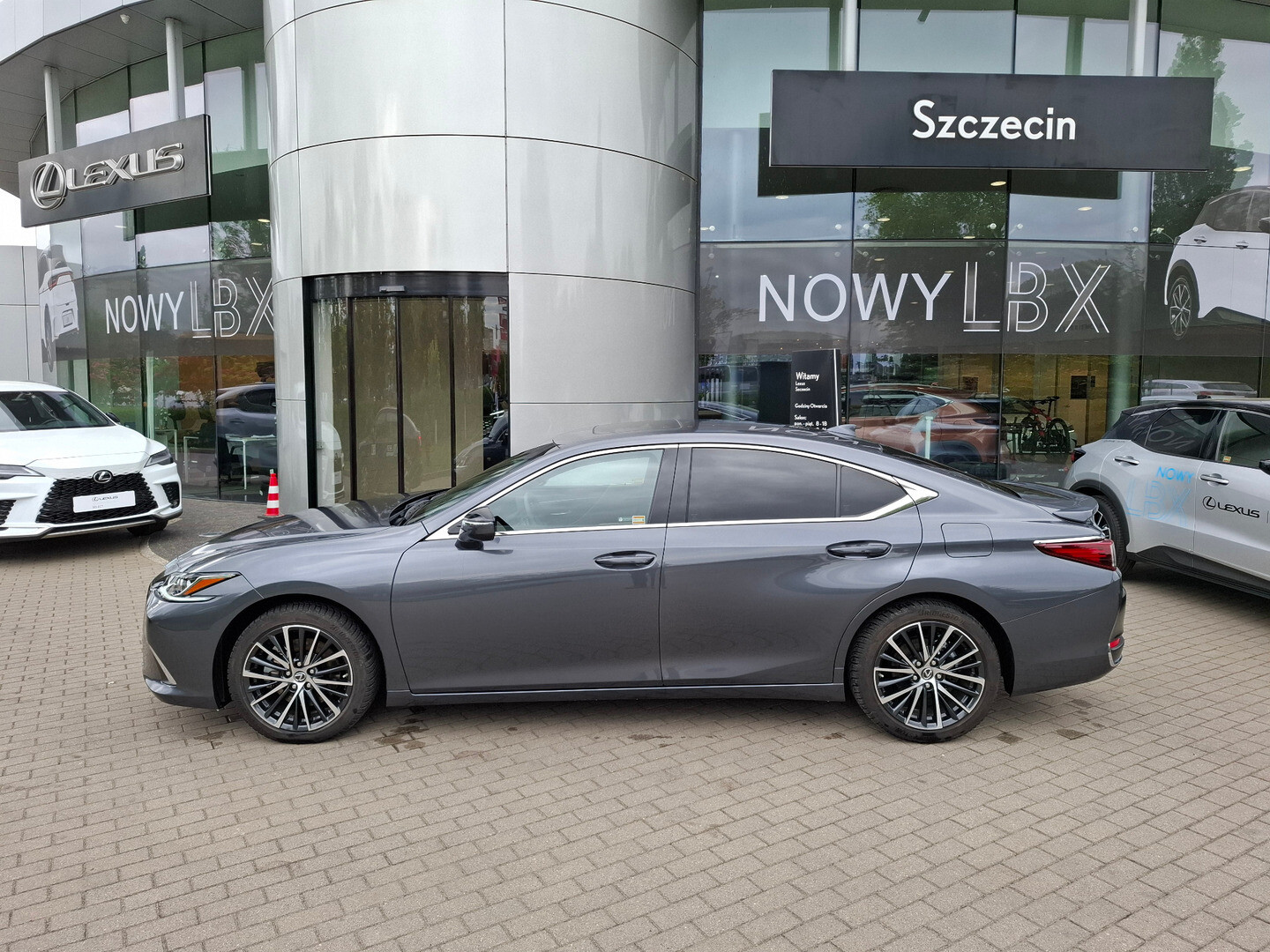 Lexus ES