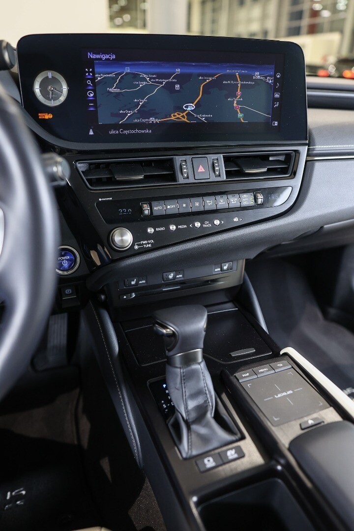 Lexus ES