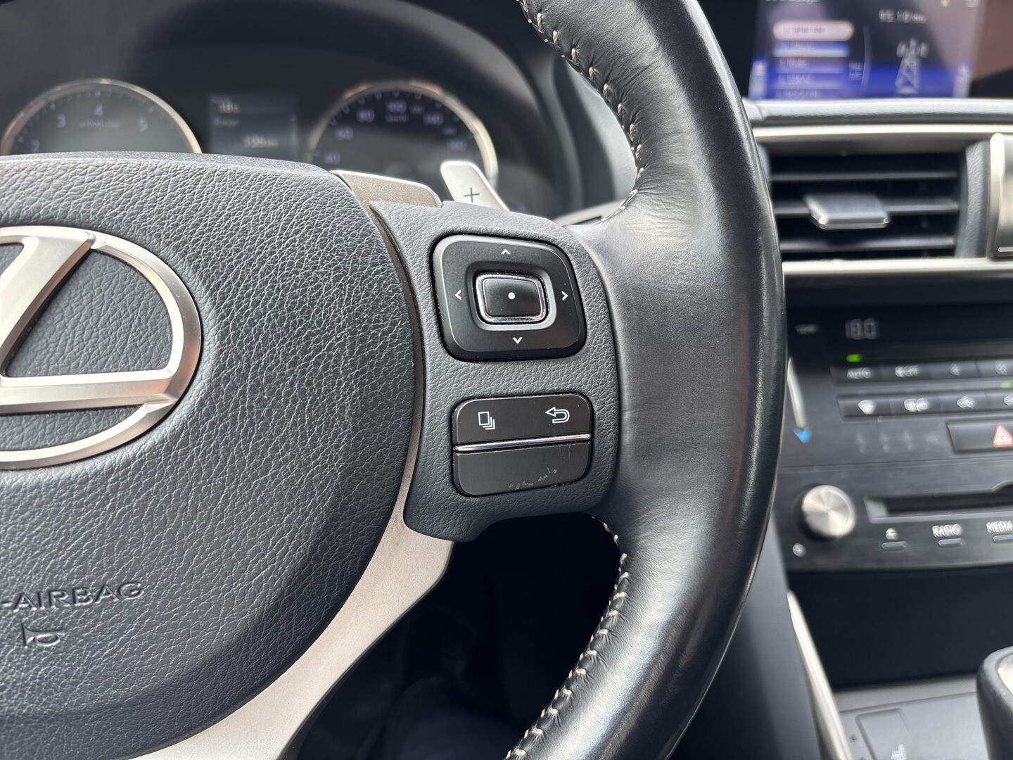 Lexus IS