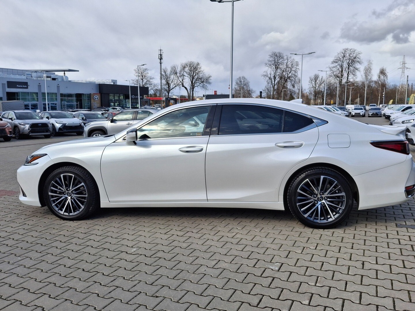 Lexus ES