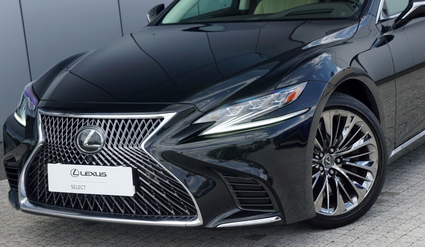 Lexus LS