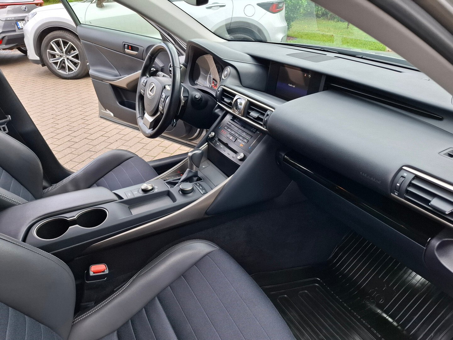 Lexus IS